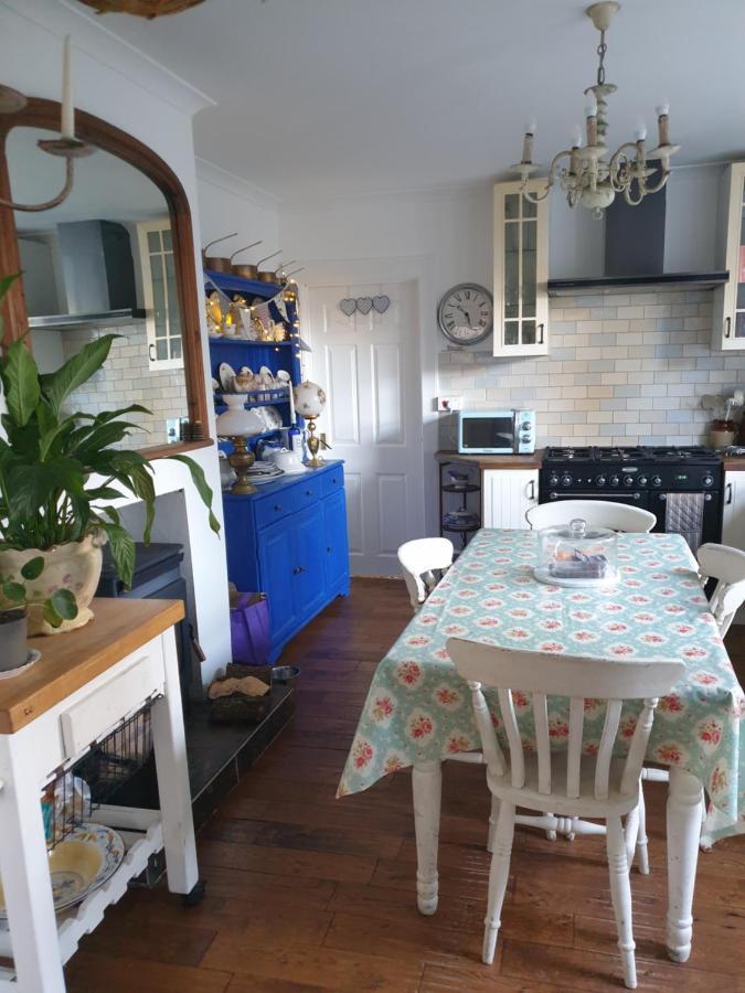 Private Room Near Roath Lake/Park Кардиф Екстериор снимка